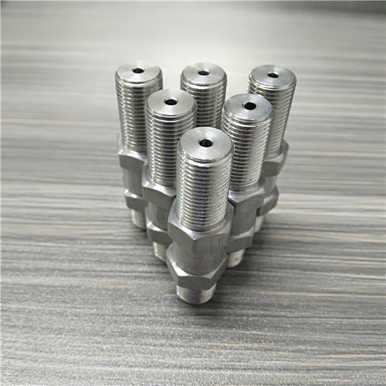 墙上安装实心锥喷嘴